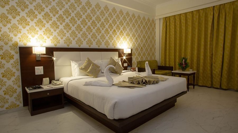 Club Room Hotel Kanha Shyam Prayagraj 5