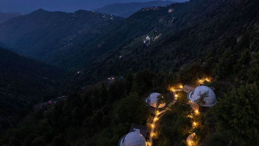 drone shot of avalon cottages at night | Avalon Cottages, Kanatal
