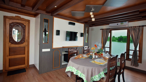 IMG-20190922-WA0010, Houseboats in Alleppey, luxury houseboats in Alleppey, premium houseboats in Alleppey, backwater cruise in Kerala, luxury houseboats in Alleppey, houseboat cruise in Alleppey, best houseboats in Kerala