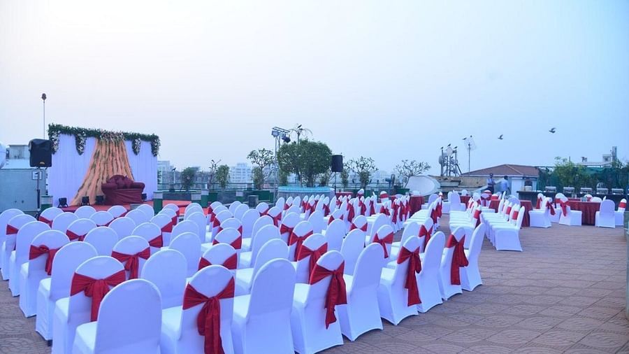 theatre seating - cascades rooftop banquet hall in mumbai at the orchid hotel