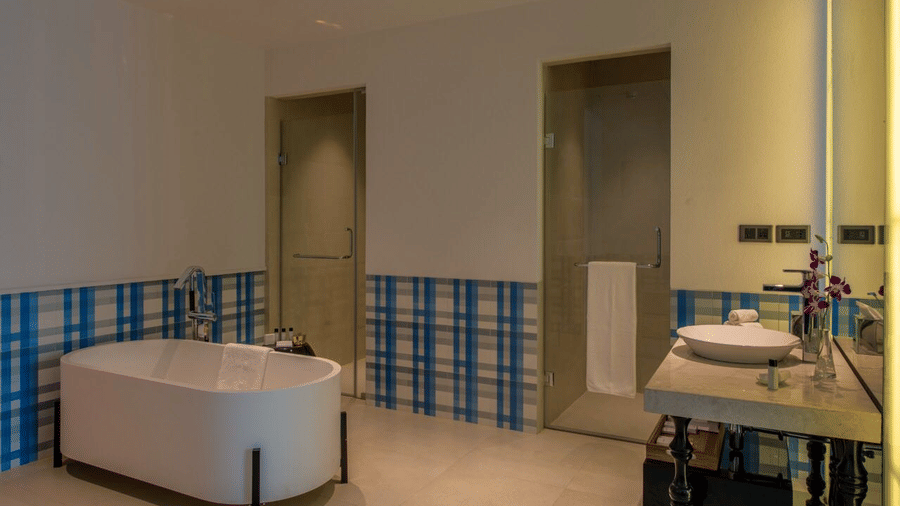 Bathroom of our hotel with bathtub in South Goa