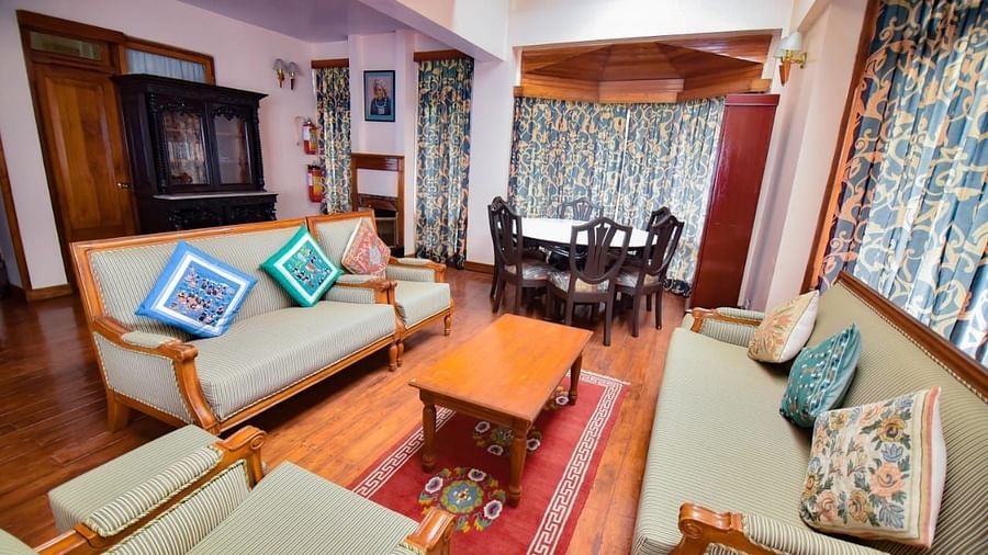 Living Room (Ground Floor)