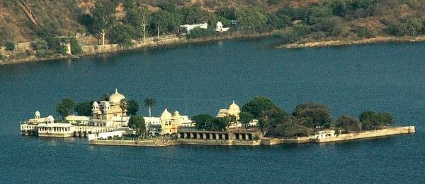 location jagmandir udaipur ecmvju
