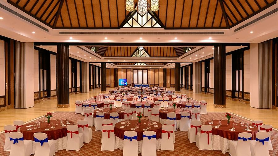 round table seating at aravalli banquet hall - The Ananta Udaipur
