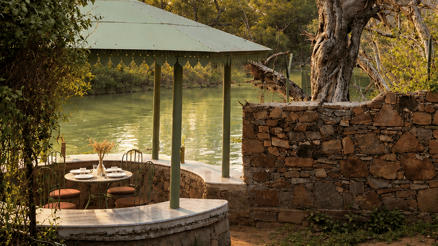 Breakfast by the riverside-Guest Rooms-Surya Bagh - Boutique Hotels in Ajabgarh Rajasthan