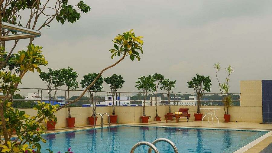 Swimming Pool Classic Sarovar Portico Thiruvananthapuram
