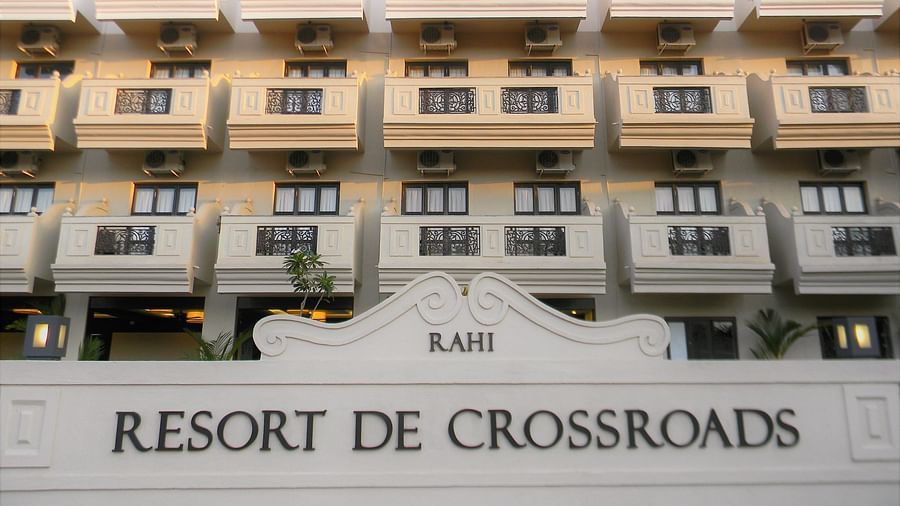 FRONT FACADE 1