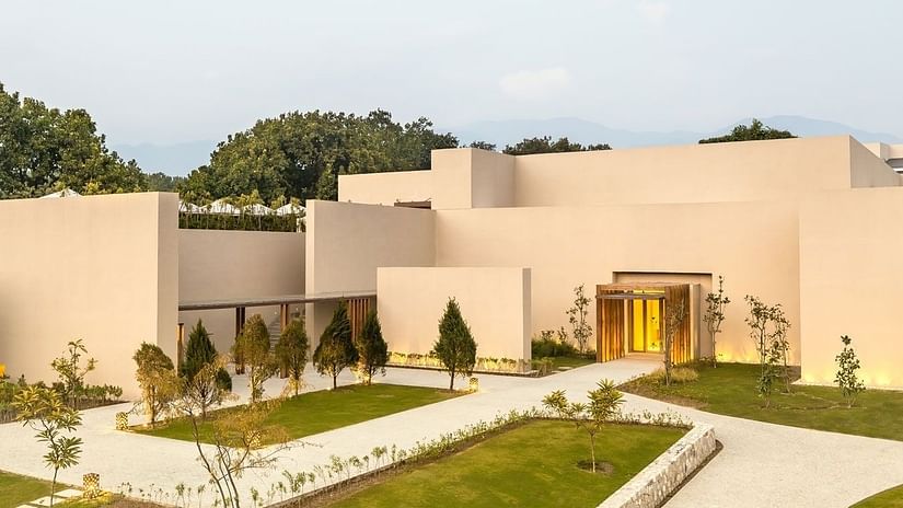 Aerial view image of  Vana surrounded by lush greenery