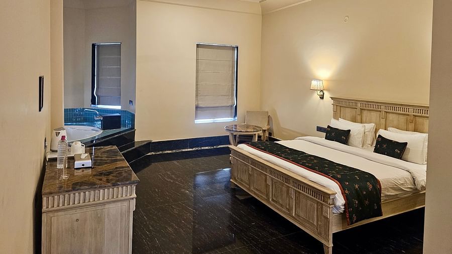 Luxury Rooms at Hotel Umaid Palace, Dausa 5