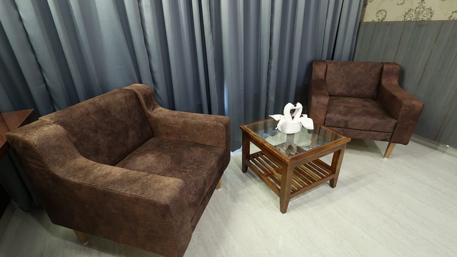 Suites with Bathtub11