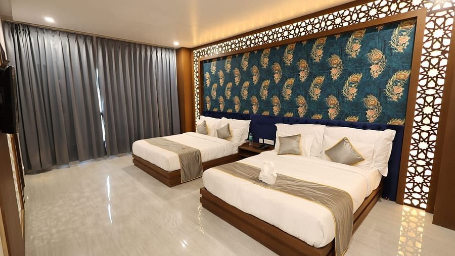 Suites with Bathtub13