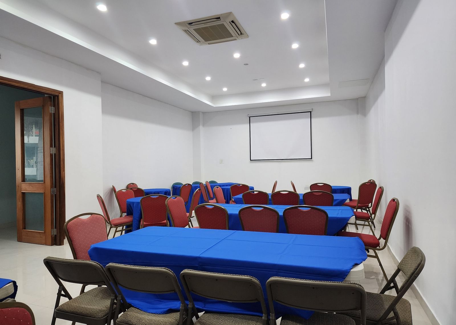 An image of Creative Cove meeting hall in Montego Bay - Hotel 39, Jamaica