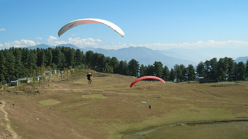 Hotel Samson, Patnitop Patnitop 1200px-Paragliding at Sanasar