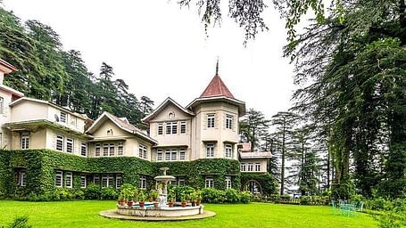 A facade image of Woodville Palace