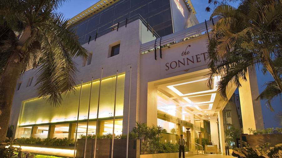 facade of The Sonnet, Kolkata