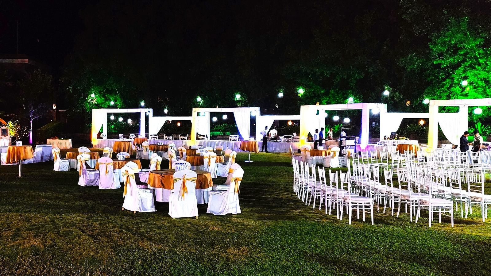 Swosti Chilika Resort - view of an outdoor banquet space containing numerous seating options d3co5q