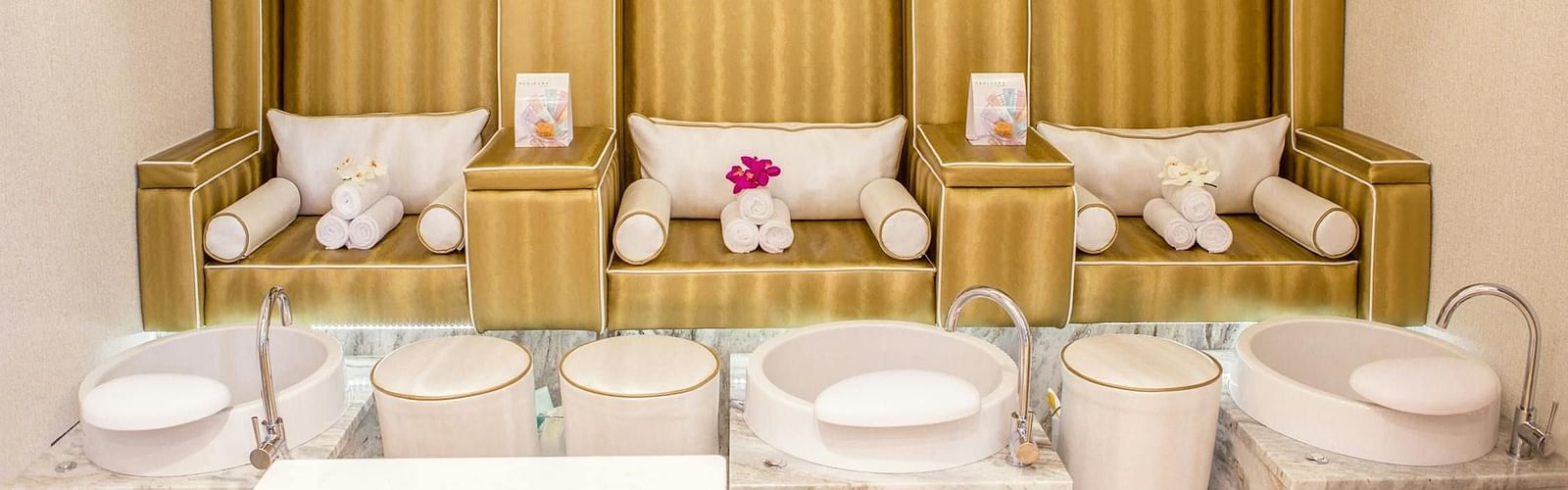 Image of a spa with seats and spa equipments