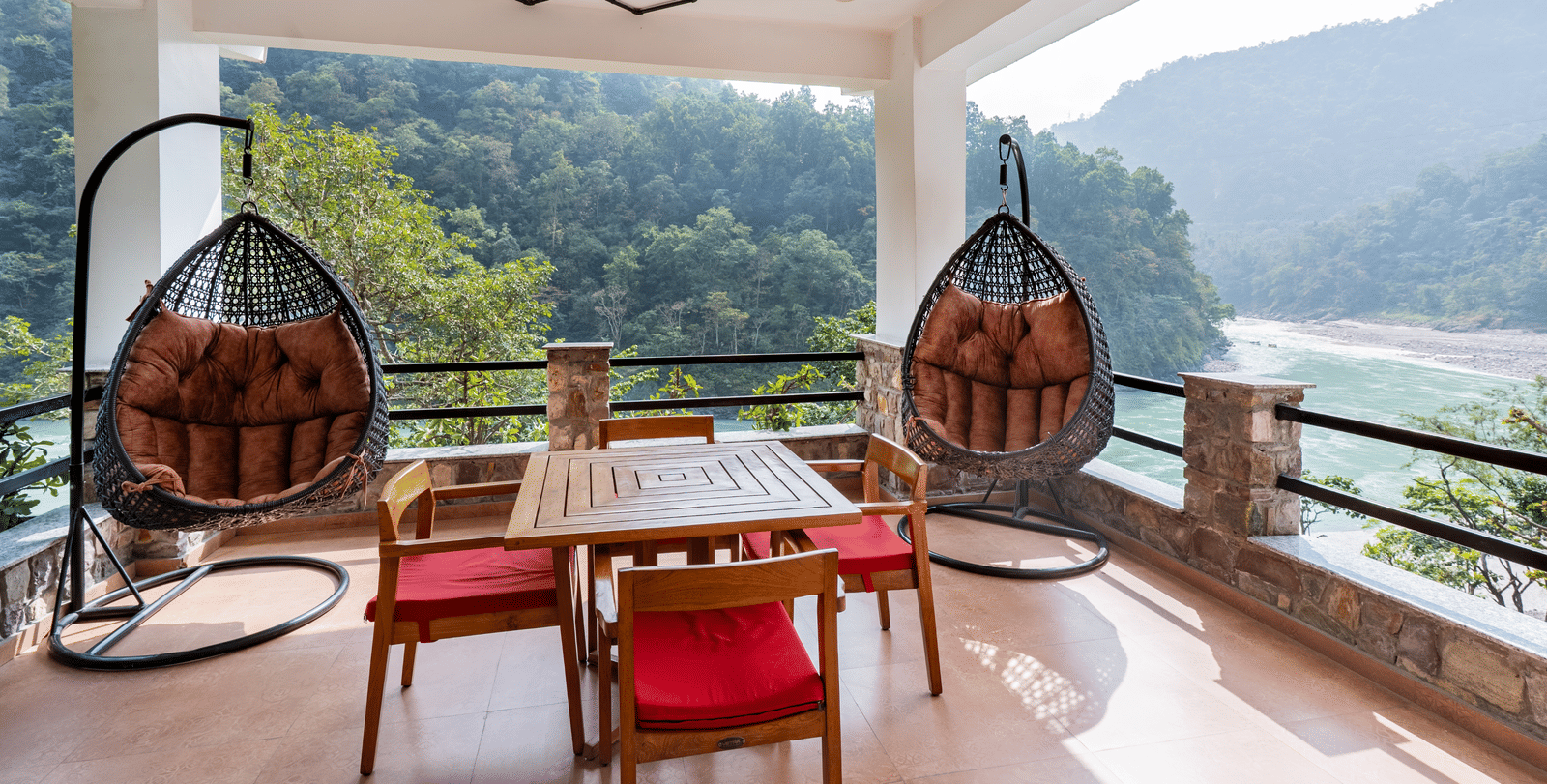 Suite with Private Terrace & River View3
