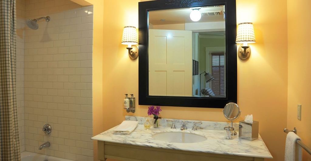 Bungalow Suite Bathroom
