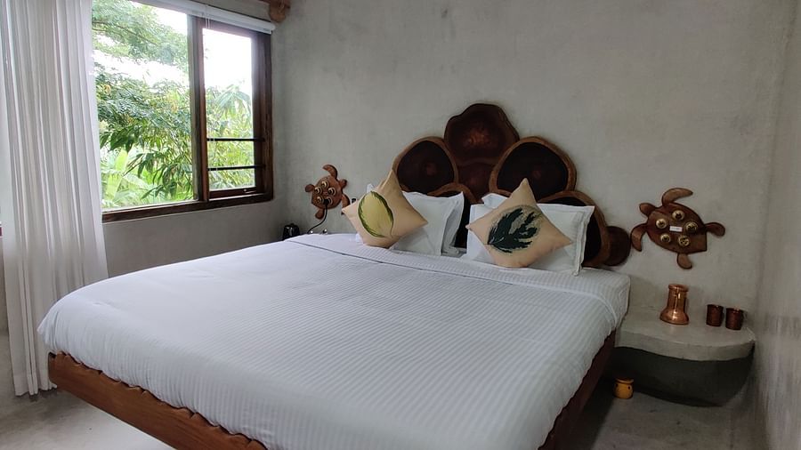 Albacore-1-King-size bed in the Deluxe Albacore Room, offering luxury and comfort for two guests.