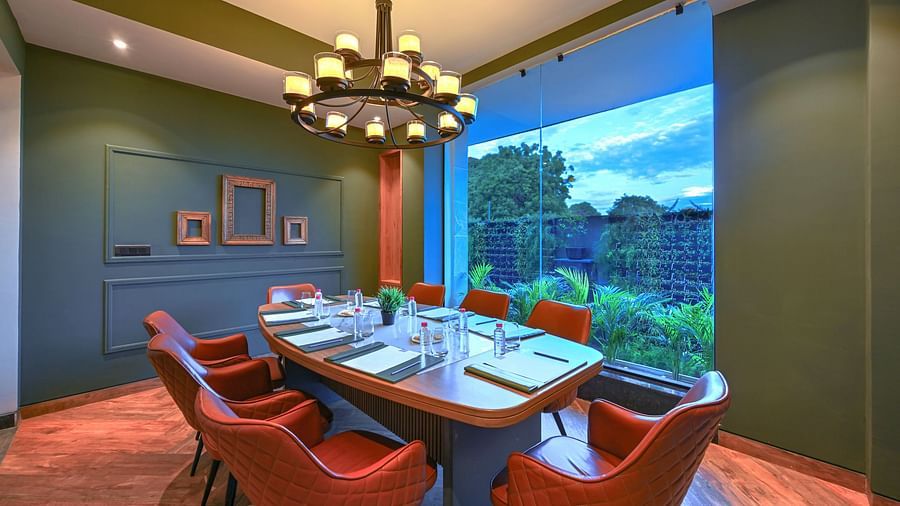 A meeting hall featuring a bunch of chairs and tables - Royale Sarovar Portico, Agra