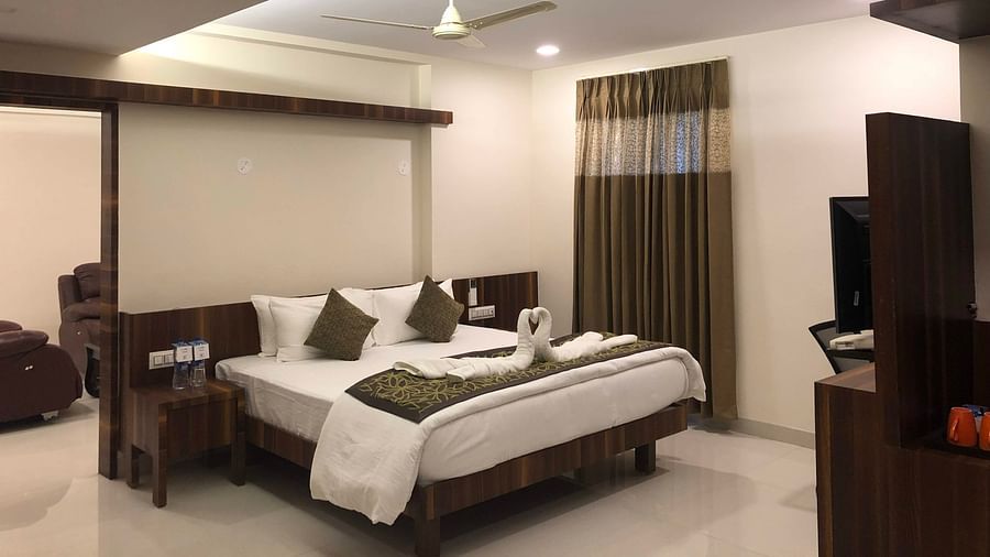 Suite With Breakfast 2