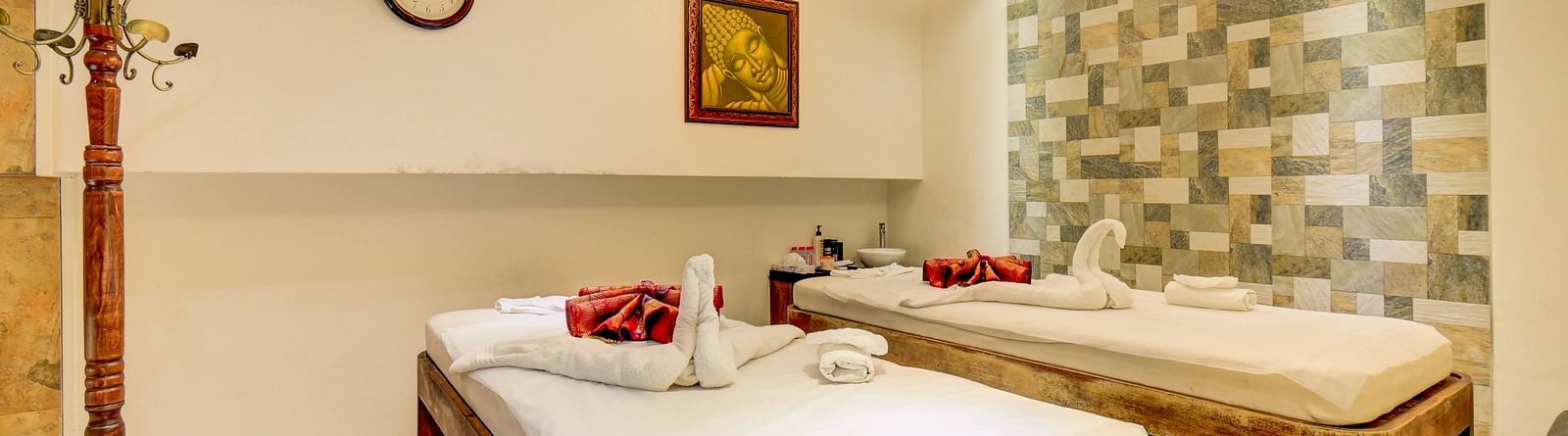 Luxurious spa treatment room setup with mirrors at the SSK spa 