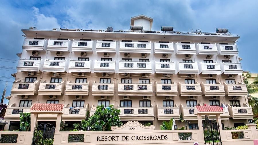 Front facade of Resort De Crossroads, Goa