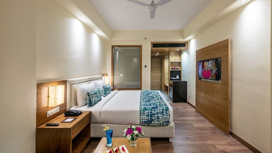 CLUB ROOM 2
