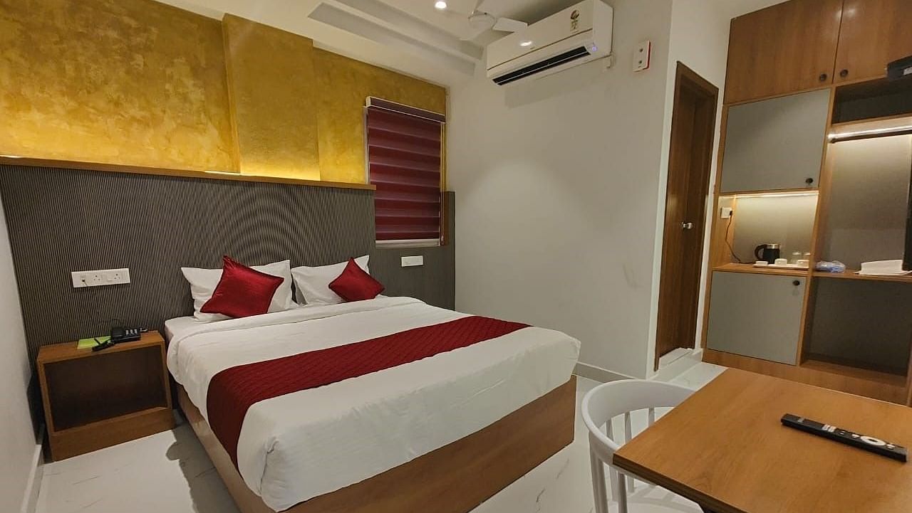 a view of the deluxe room at Hotel La Premier 