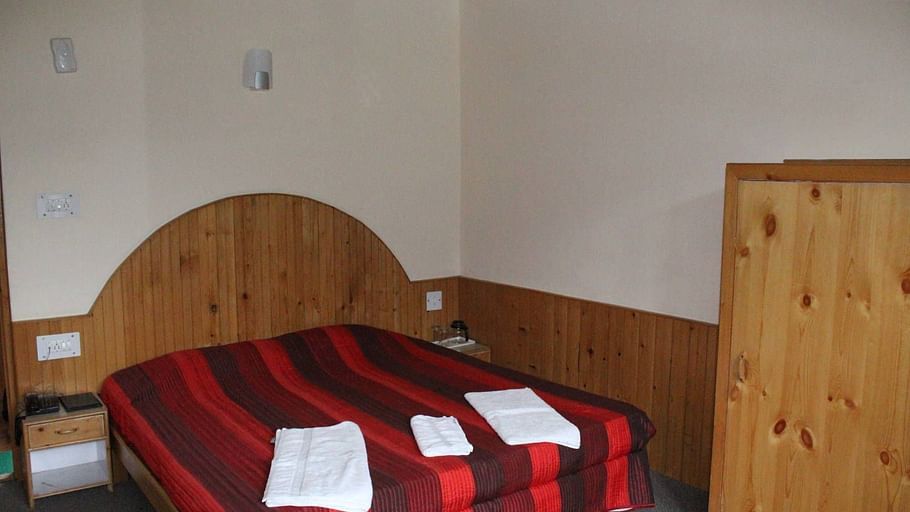 Cottage Rooms Hotel Manali Continental Manali 9 vdrf05