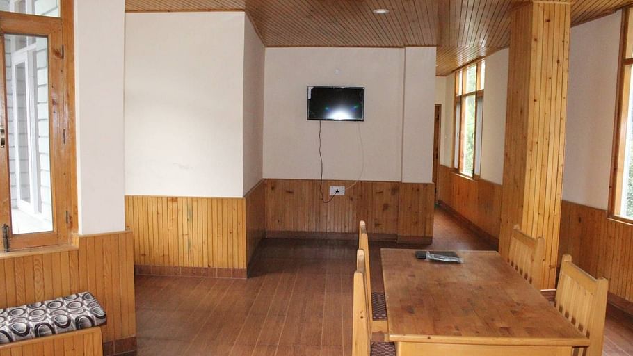 Dining area Hotel Manali Continental Manali 1 nlaxob