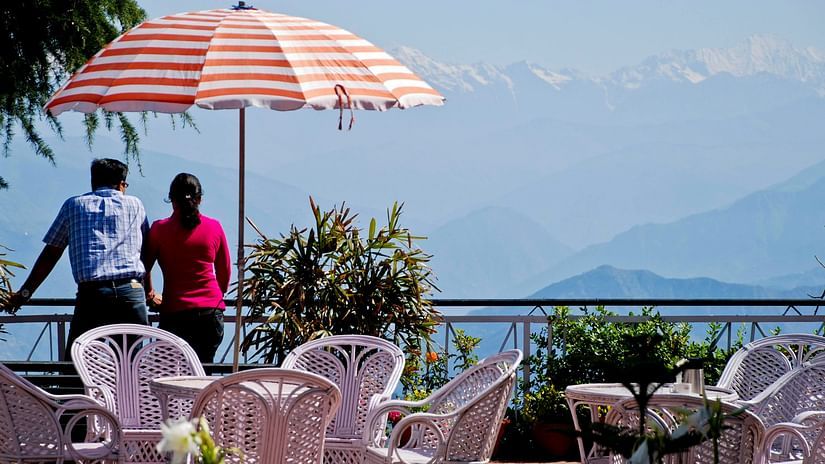 outside view of hotel mount view, best hotels in dalhousie 1
