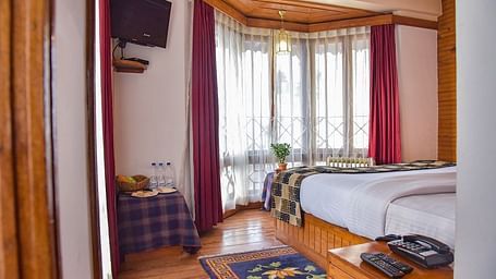 Executive Suite 03
