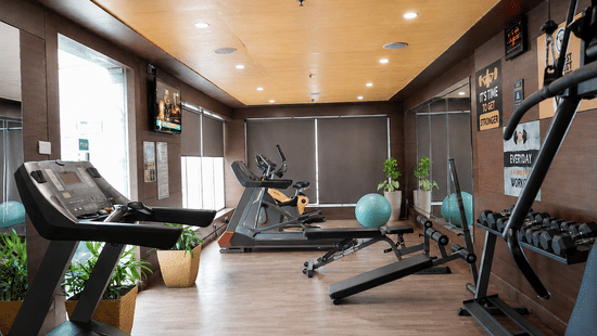 indoor fitness center at the Golden Tulip Hotel Lucknow