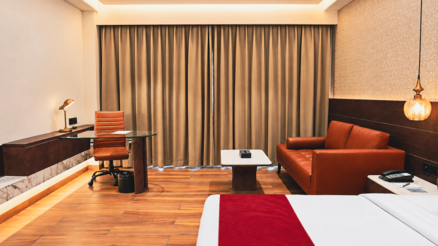 Semi-Suite 7