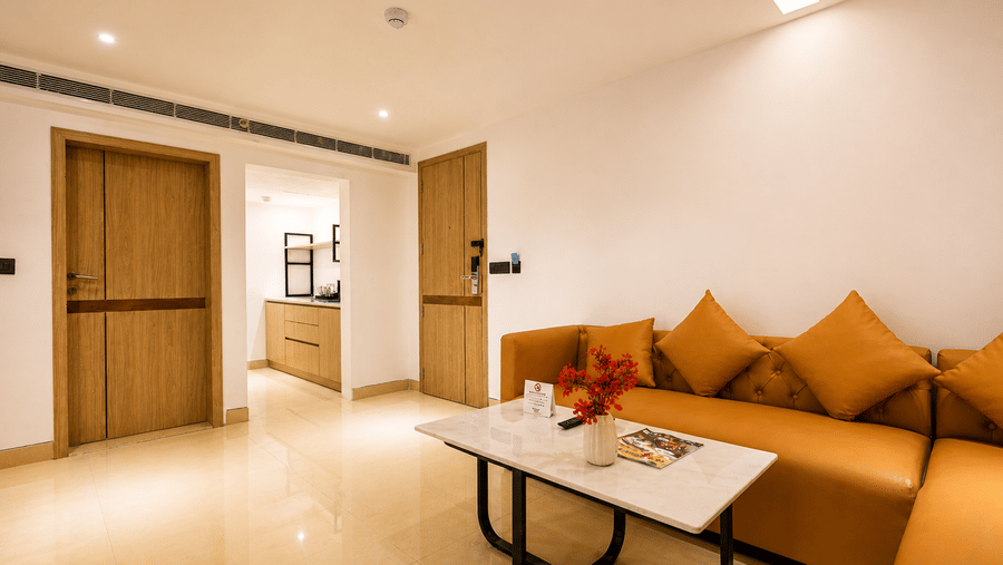 Family Room (10)