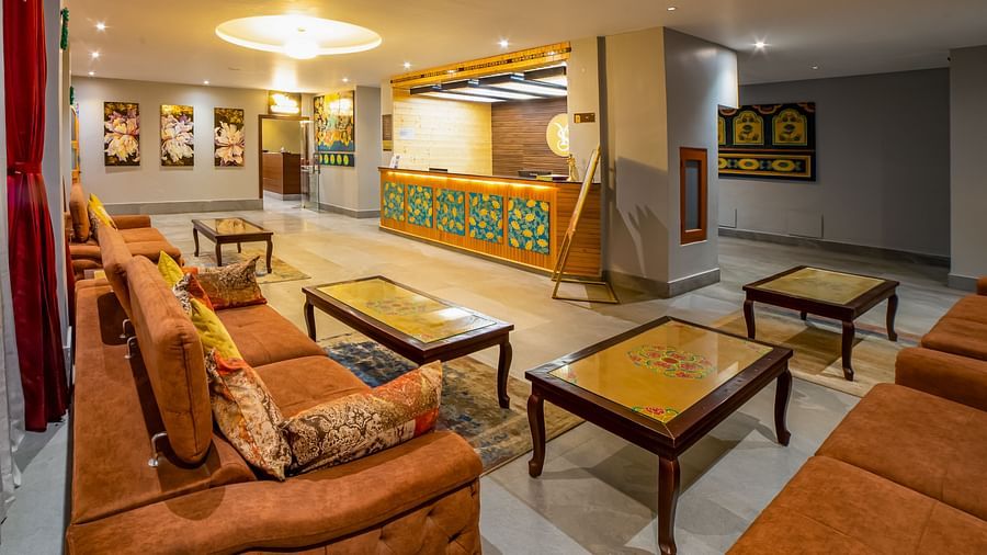 LOBBY (3)