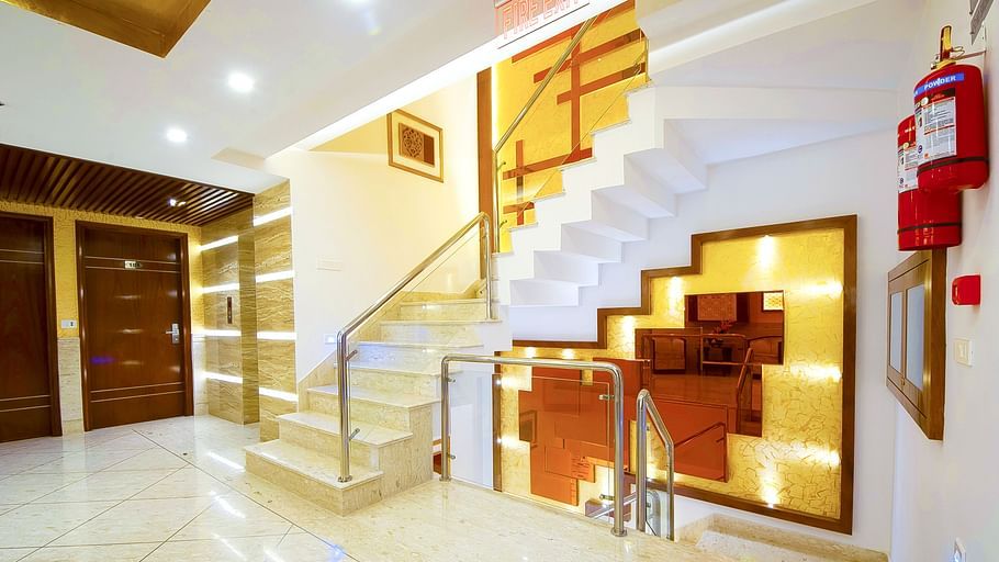 Hotel Swaran Palace, Karol Bagh, New Delhi New Delhi floor lobby 3 Hotel Swaran Palace Karol Bagh New Delhi