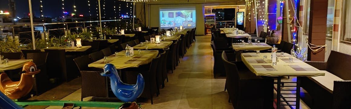 THE ROOF RESTAURANT (2)