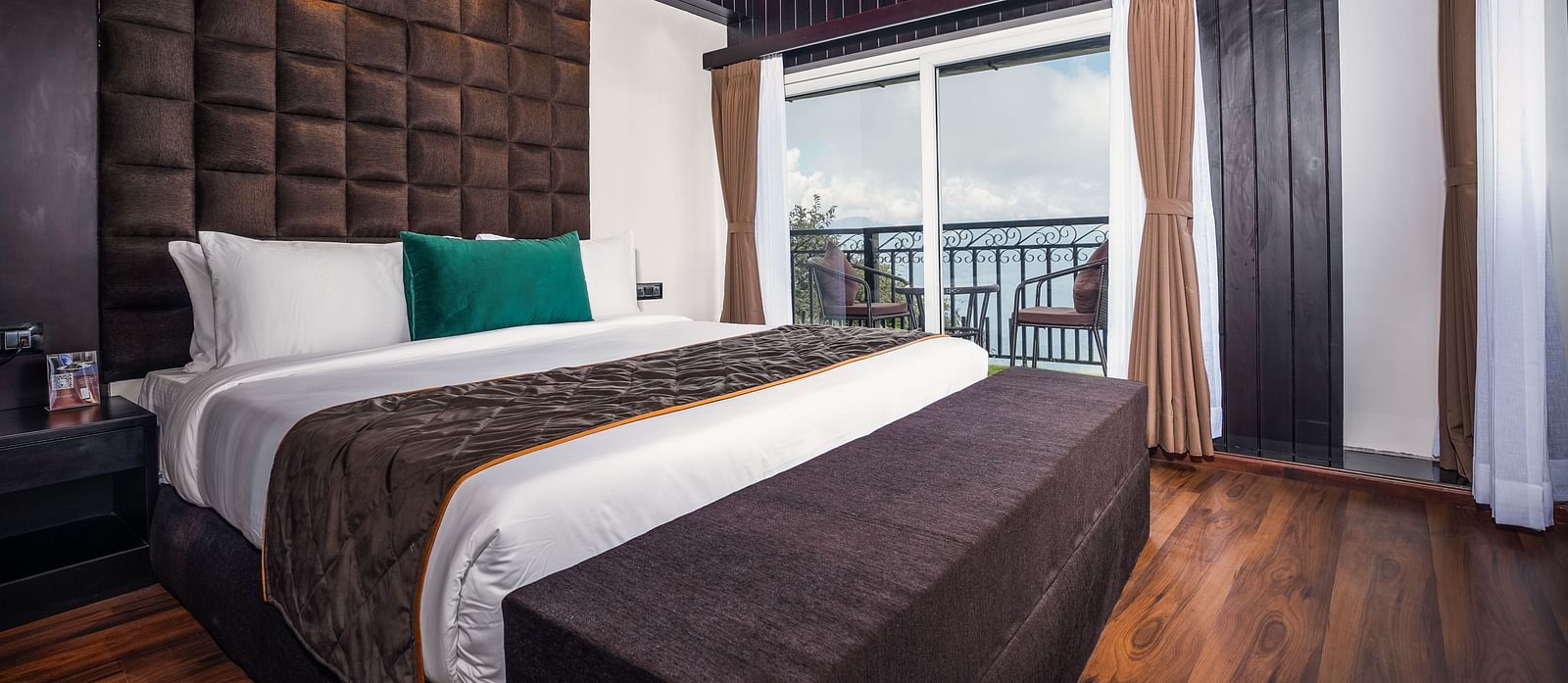 room west 7
