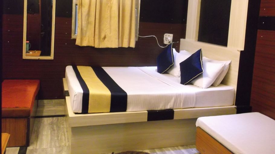 Hotel Abhineet Palace, Jaipur Jaipur Deluxe Double AC Room Hotel Abhineet Palace Jaipur 3