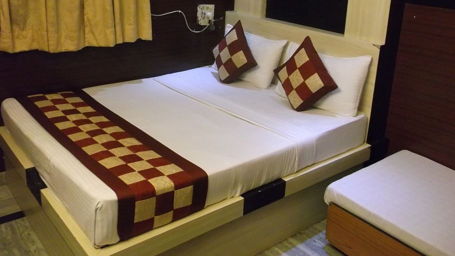 Hotel Abhineet Palace, Jaipur Jaipur Deluxe Non AC Triple Bedroom Hotel Abhineet Palace JAAIPUR 2