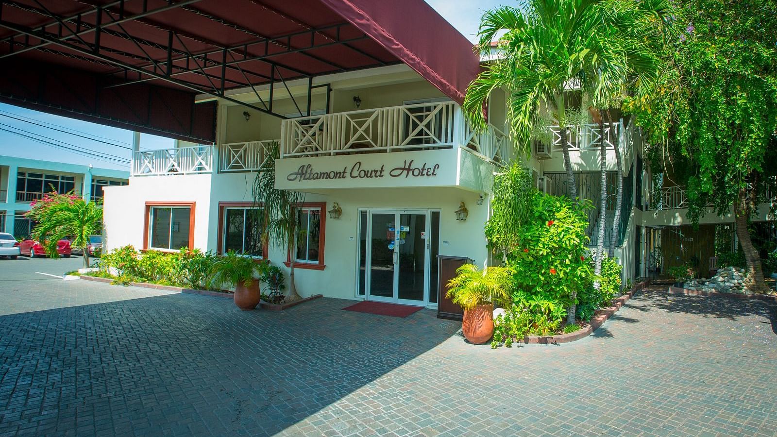 hotel port cocher 2 1