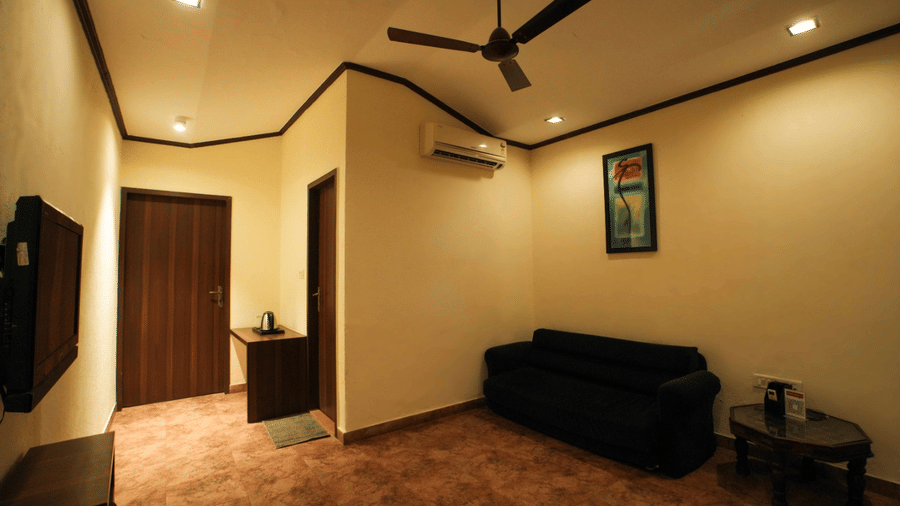 WhatsApp Image 2025-10-28 at 4.47.12 PM (1)