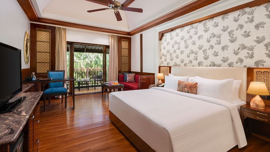 SDLX with Balcony Bedroom