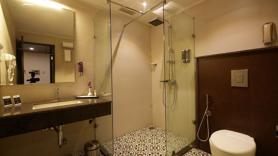 Executive Twin Bed Room.jpg 3