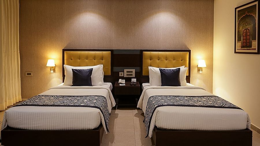 Royal Suite Twin Bed Room - Bed Room.jpg 1