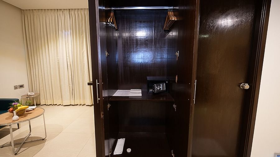 Royal Suite Twin Bed Room - Bed Room.jpg 2