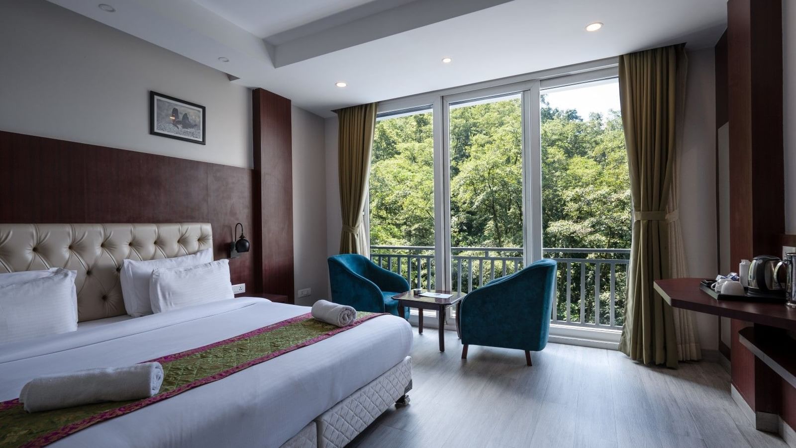 EXECUTIVE ROOM (Large)